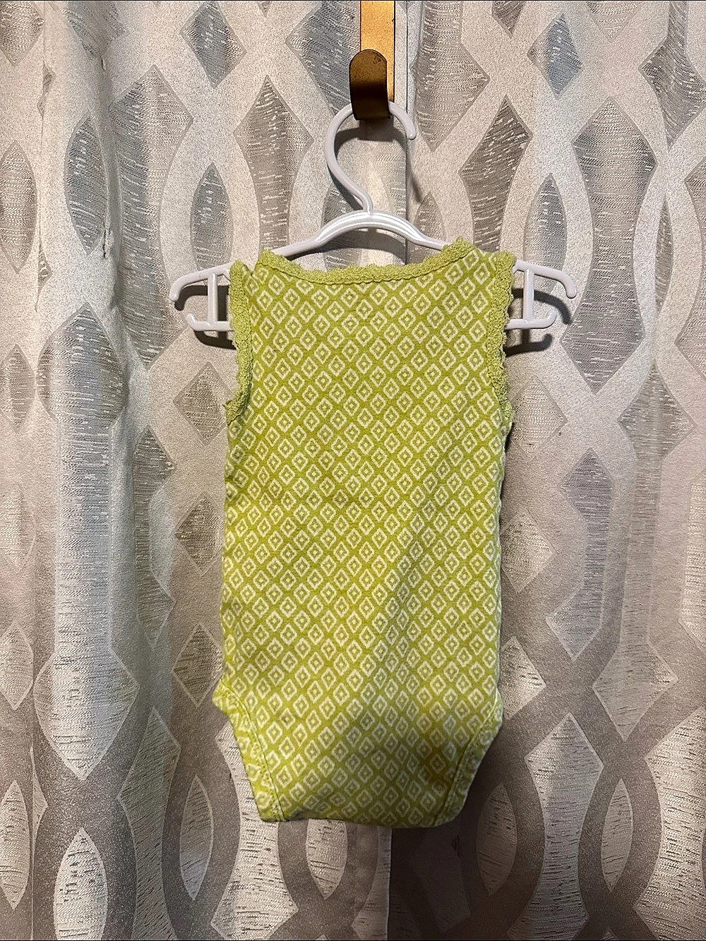 Carter's onesie - Picture 2 of 4